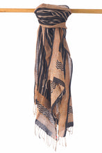 Load image into Gallery viewer, Hand Woven Natural Dye 'SURFACE SOUL' Block-Printed Linen Stole