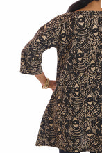 Load image into Gallery viewer, 'MAZE' Natural Dye Block-Printed Cotton Travel Tunic.