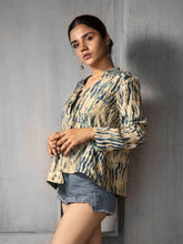 Load image into Gallery viewer, SILO | Reversible Jacket - Creative Bee