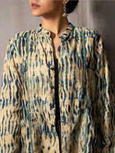 Load image into Gallery viewer, SILO | Reversible Jacket - Creative Bee